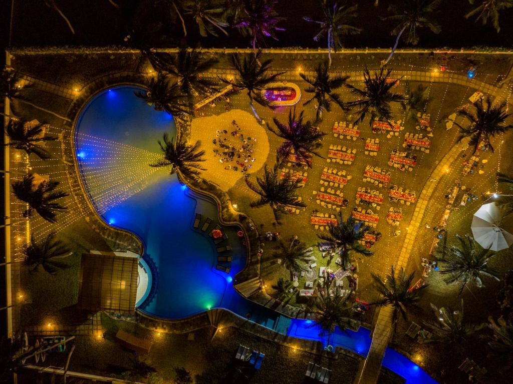 Sun and Sand Beach Resort image 6